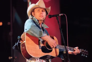 Dwight Yoakam Doubles His Hits on One Billboard Chart