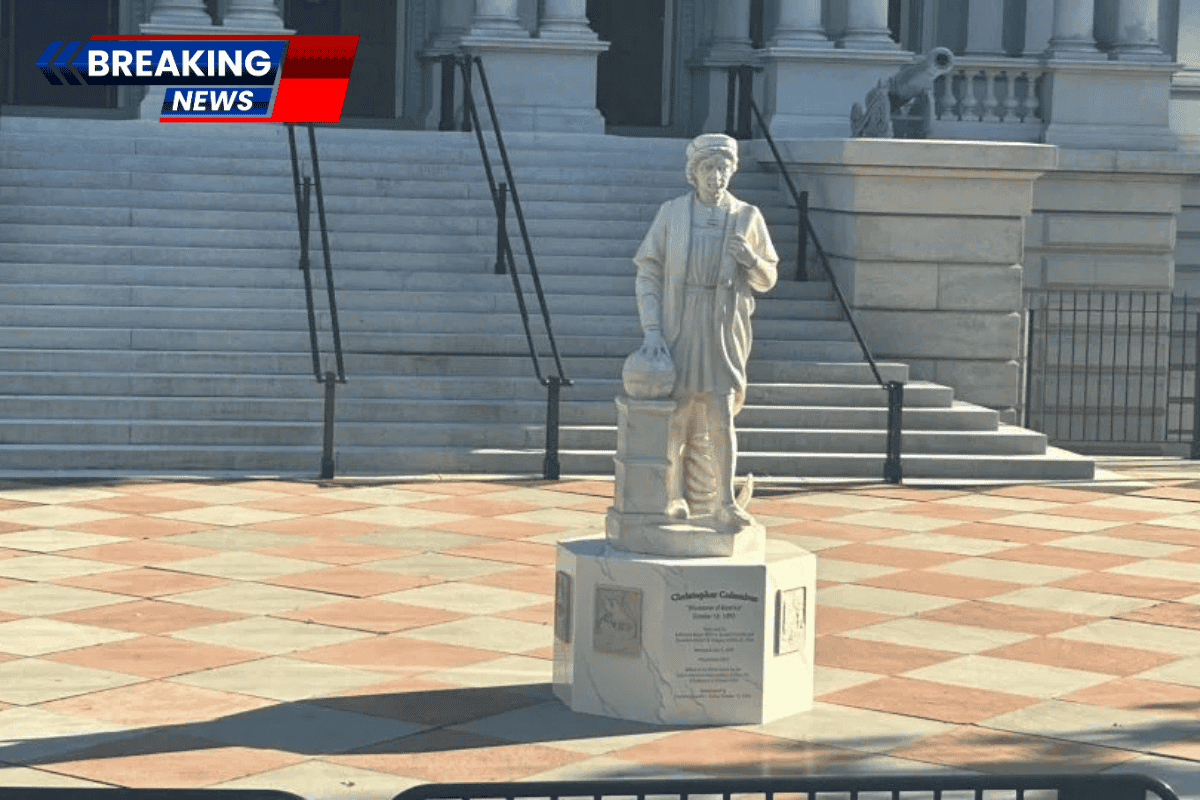 Christopher Columbus' statue has been installed on the grounds of the White House